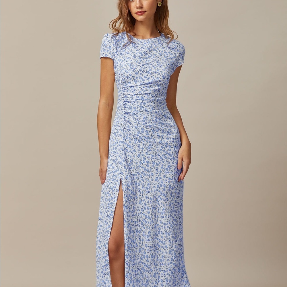 Elegant Blue Floral Maxi Dress
